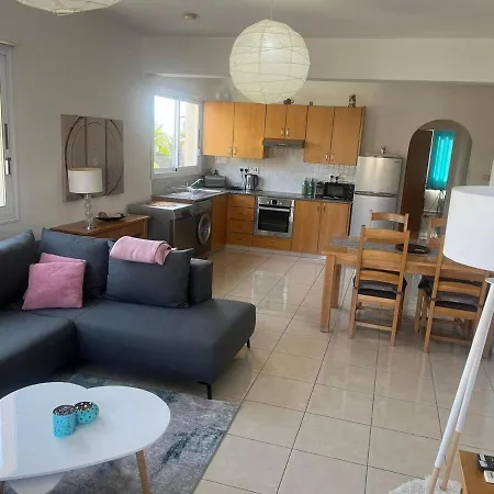 Apartment Two Br, Pool, Smart Tv, Wi-fi, Dishwasher & Washer