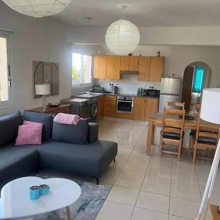 Apartment Two Br, Pool, Smart Tv, Wi-fi, Dishwasher & Washer