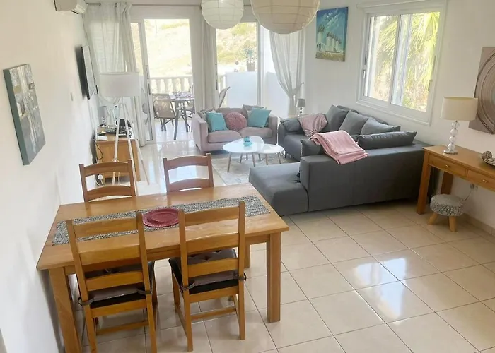 Lägenhet Two Br, Pool, Smart Tv, Wi-fi, Dishwasher & Washer